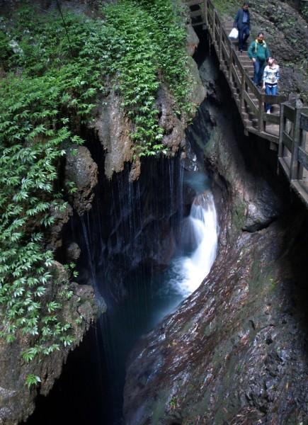 龙水峡地缝