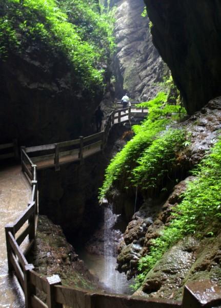 龙水峡地缝