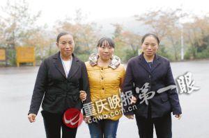 三个农家女有幸参演《变4》从左到右：何鱼琼、倪素蓉、田应琼。