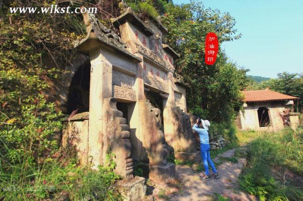 武隆旅游首席探索官下地狱闯石寺寻宝藏——大石箐石林寺