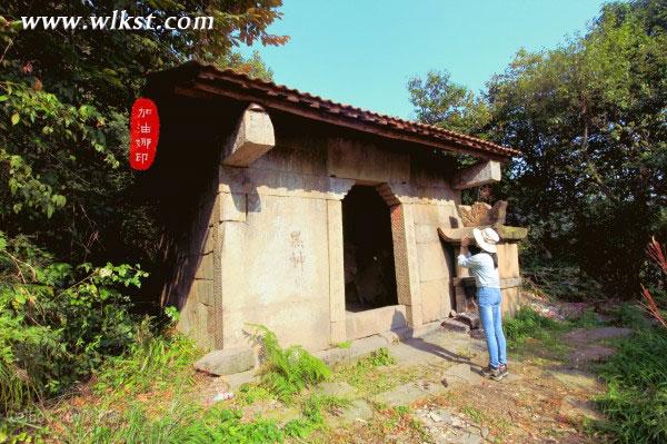 武隆旅游首席探索官下地狱闯石寺寻宝藏——大石箐石林寺