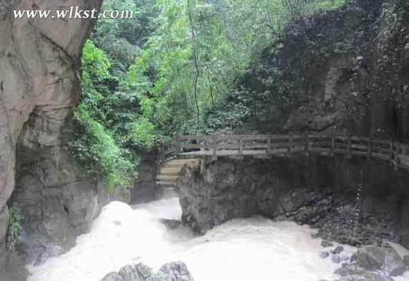 龙水峡地缝