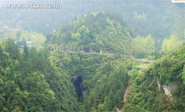 龙水峡地缝美景