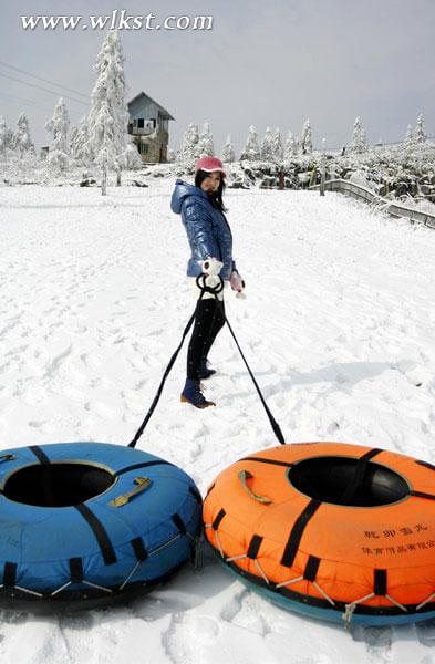 一下雪,仙女山便成了另一个天堂……