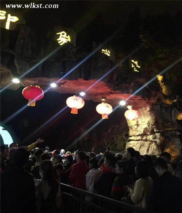武隆地震后一切如常 游人如织秩序井然（组图）