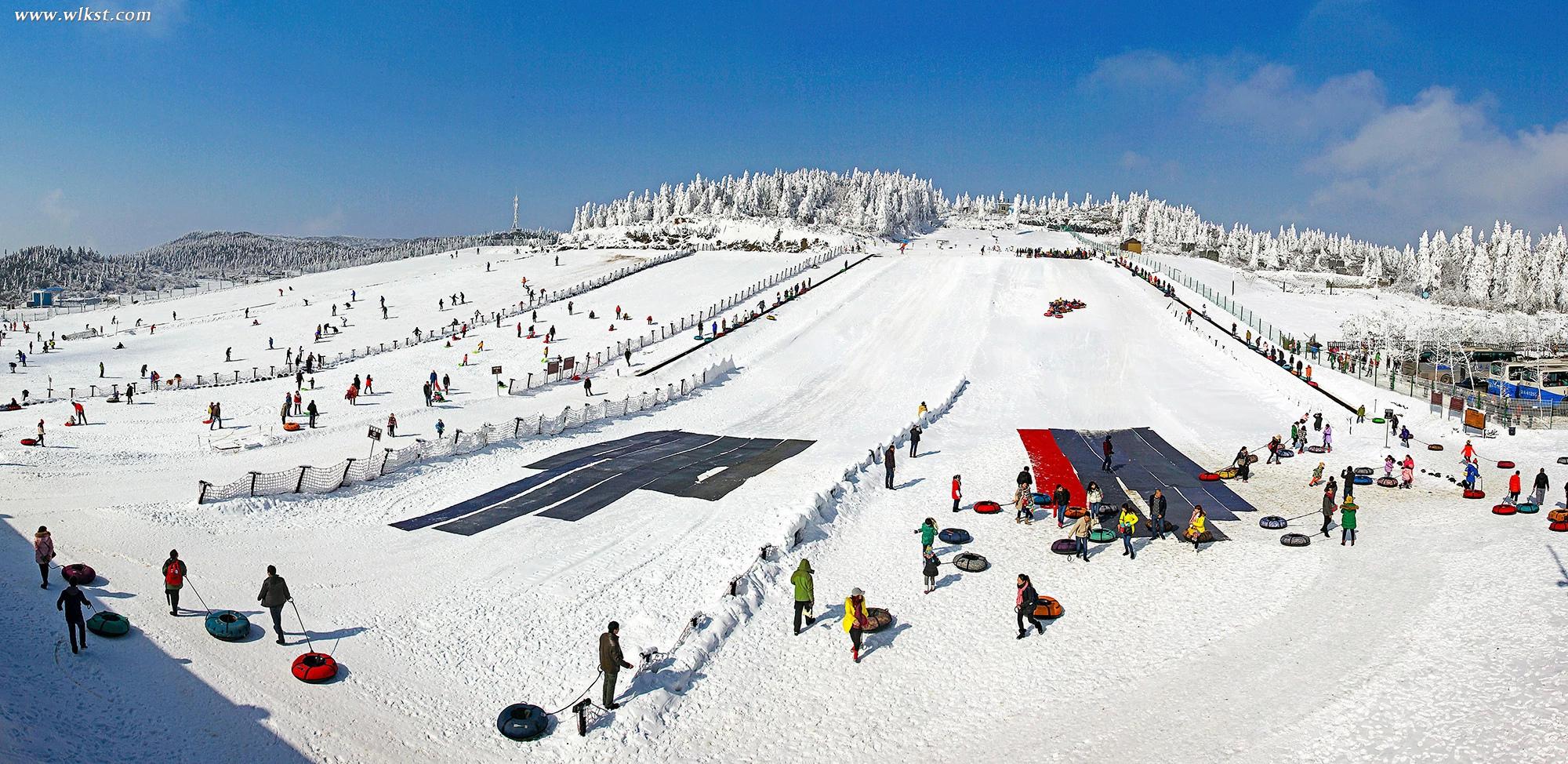 “中国雪都”观赏度刺激性爆棚 环阿勒泰冬游雪景攻略都在这儿了！_国际滑雪场