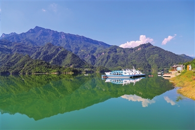 石桥乡芙蓉湖美景