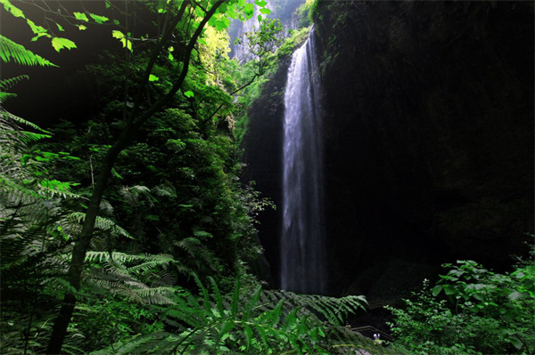 龙水峡地缝“一线天”景观